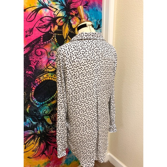 π Amazing flower button top - Picture 7 of 11